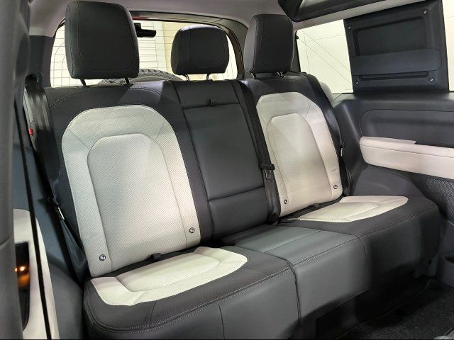 صورة 7 لـ 2024 LAND Rover DEFENDER