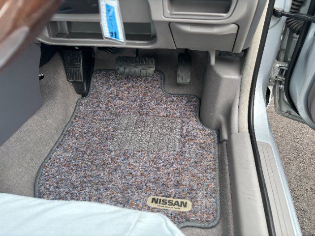 2000 Nissan SUNNY — миниатюра 13