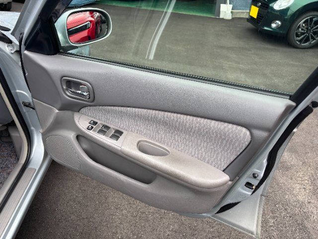 2000 Nissan SUNNY — миниатюра 21