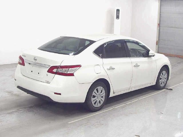 2013 Nissan SYLPHY — фото 5