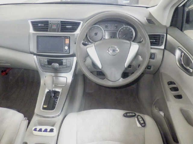 2013 Nissan SYLPHY — фото 3