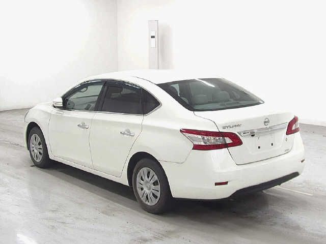 2013 Nissan SYLPHY — фото 2