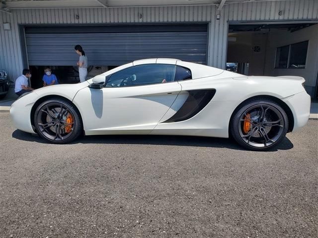 صورة 7 لـ 2013 Mclaren MP4-12C SPIDER