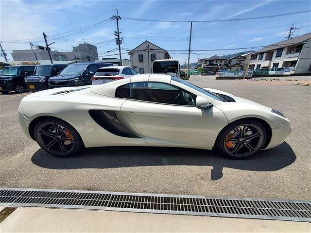 صورة 8 لـ 2013 Mclaren MP4-12C SPIDER