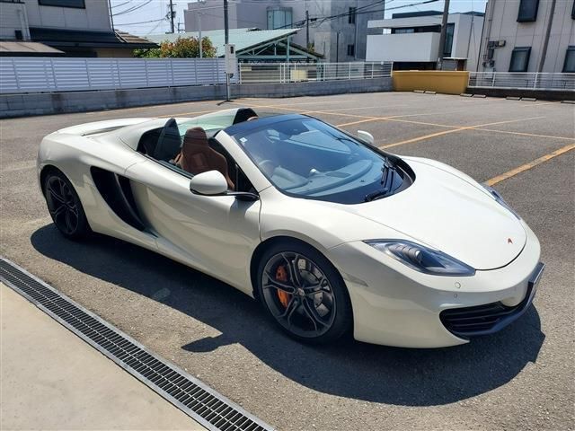 صورة 10 لـ 2013 Mclaren MP4-12C SPIDER