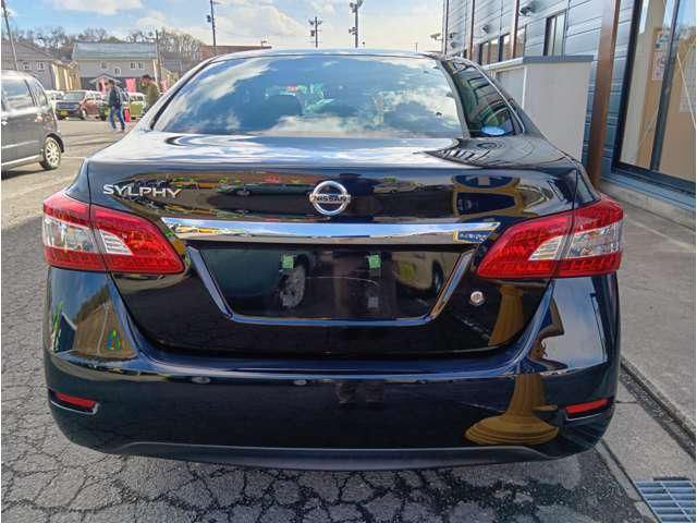 2012 Nissan SYLPHY — миниатюра 2