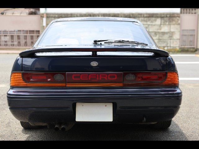 1989 Nissan CEFIRO — миниатюра 2