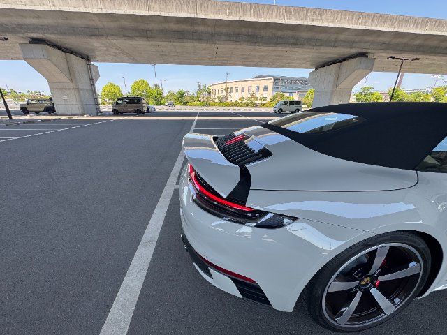 2020 Porsche 911 — миниатюра 13