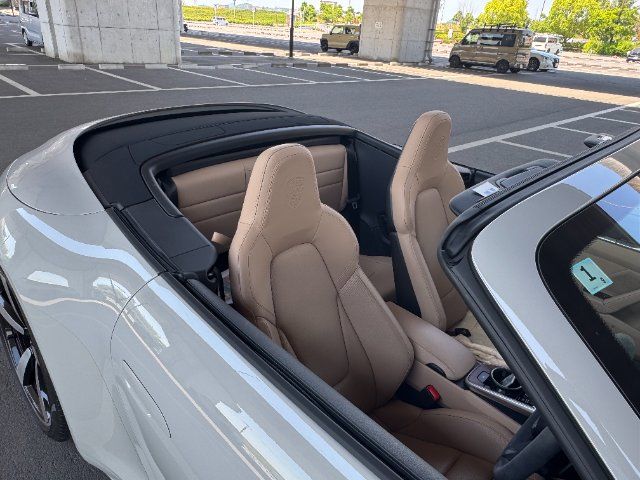 2020 Porsche 911 — миниатюра 16