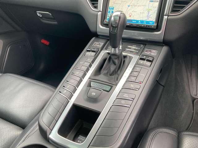 2016 Porsche MACAN — миниатюра 10