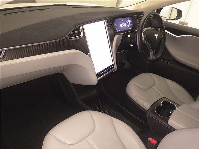 صورة 4 لـ 2014 Tesla MODEL S