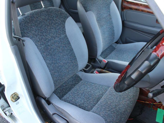 1996 Nissan MARCH 照片 8