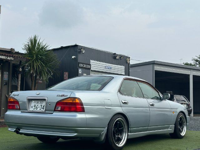 1997 Nissan LAUREL 照片 2