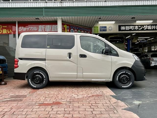 2026 Nissan NV200VANETTE WAGON 照片 2