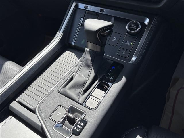 صورة مصغرة 20 لـ 2025 Lexus GX