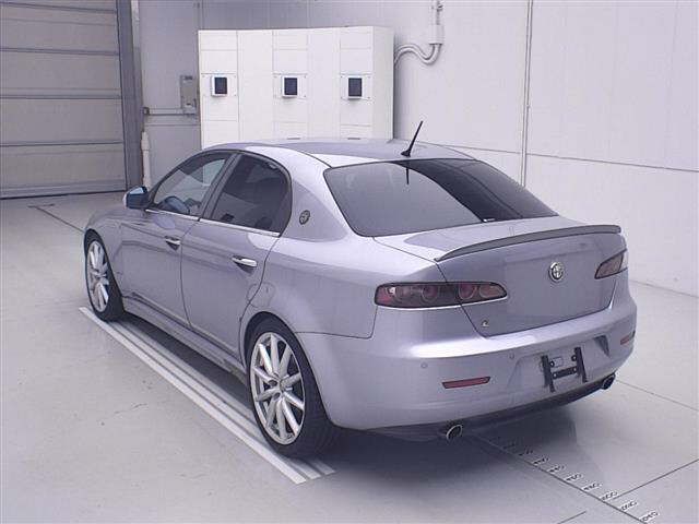 صورة 2 لـ 2010 ALFA Romeo 159