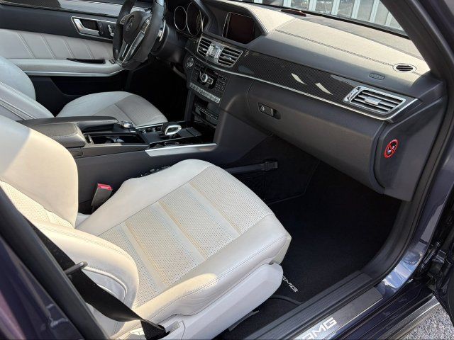 صورة مصغرة 17 لـ 2013 Mercedes-BENZ E-CLASS AMG
