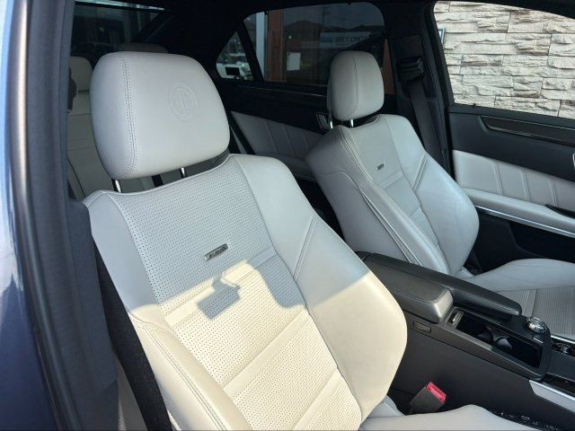 صورة مصغرة 18 لـ 2013 Mercedes-BENZ E-CLASS AMG