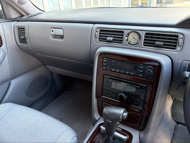 1991 Nissan CIMA — фото 10