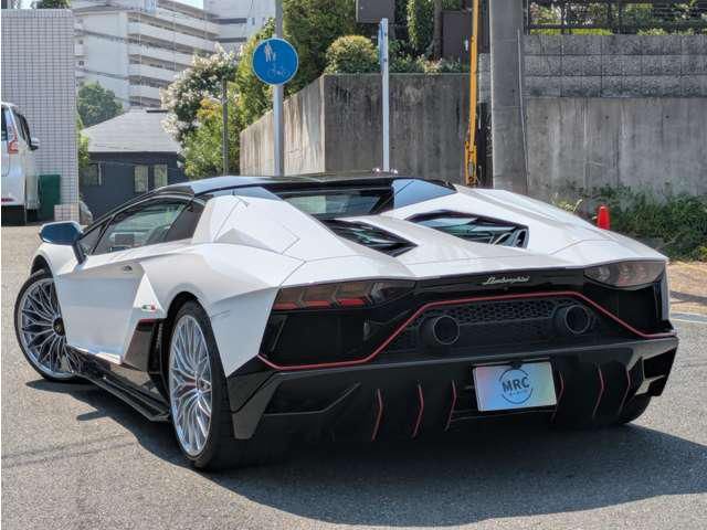 صورة 2 لـ 2022 Lamborghini AVENTADOR ROADSTER