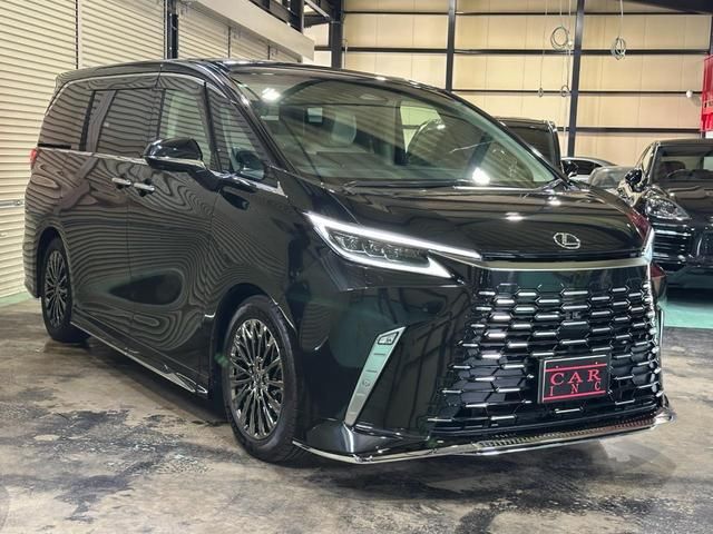 صورة 4 لـ 2024 Lexus LM