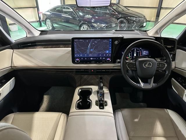 صورة 5 لـ 2024 Lexus LM
