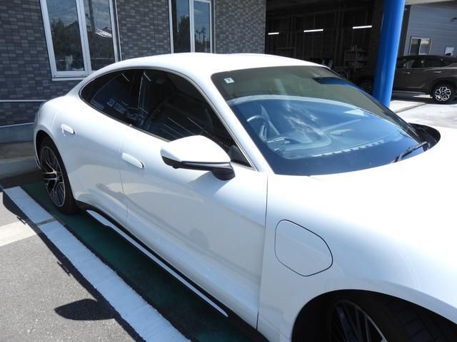 صورة مصغرة 12 لـ 2021 Porsche TAYCAN