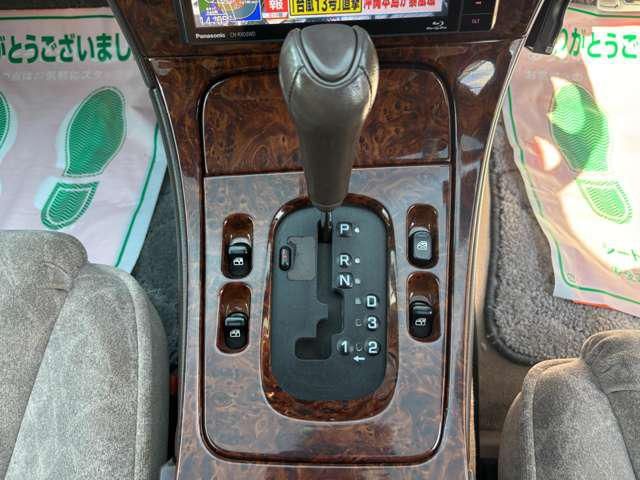 صورة مصغرة 18 لـ 2000 Nissan PRESIDENT