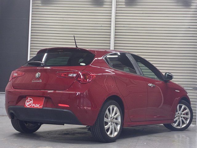 صورة 2 لـ 2012 ALFA Romeo GIULIETTA