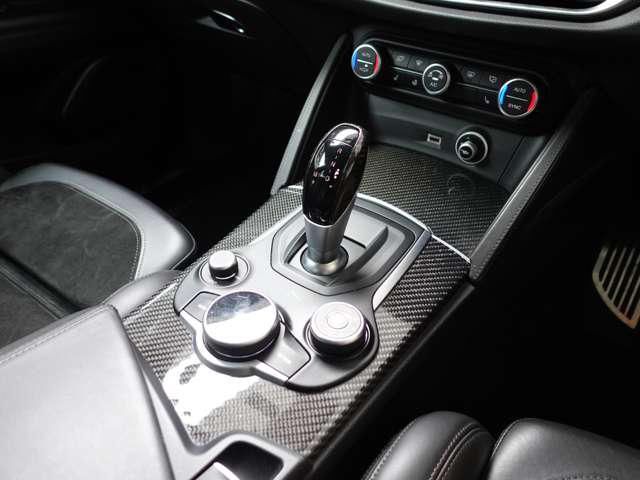 2019 ALFA Romeo STELVIO — миниатюра 11