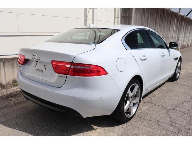 2015 Jaguar XE 照片 2
