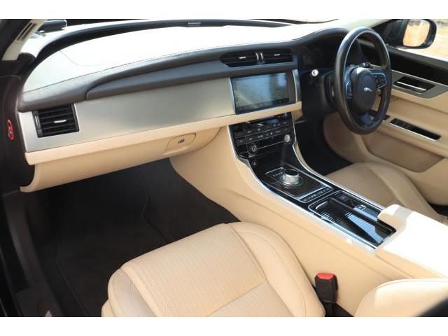 2016 Jaguar XF — миниатюра 3