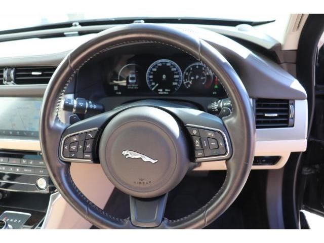 2016 Jaguar XF — миниатюра 8