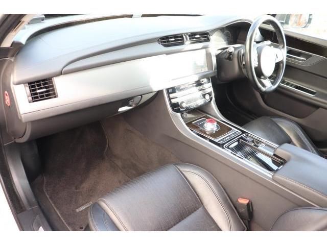 2016 Jaguar XF — миниатюра 3