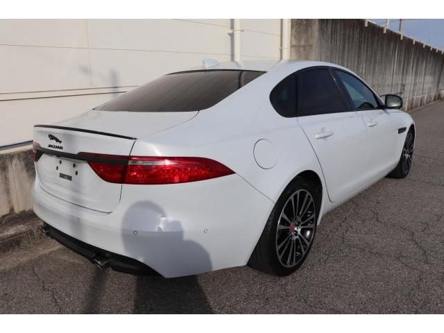 2016 Jaguar XF — миниатюра 2
