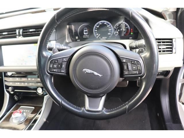 2016 Jaguar XF — миниатюра 8
