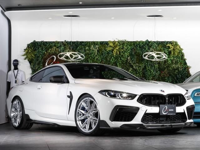 2022 BMW M8 — фото 1