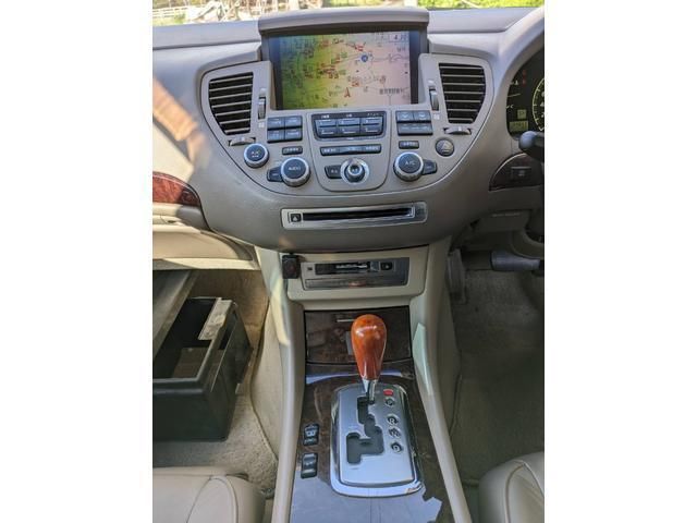 صورة 3 لـ 2005 Nissan PRESIDENT