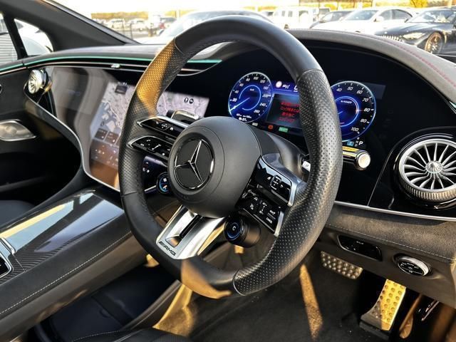 2023 Mercedes-BENZ EQE photo 2
