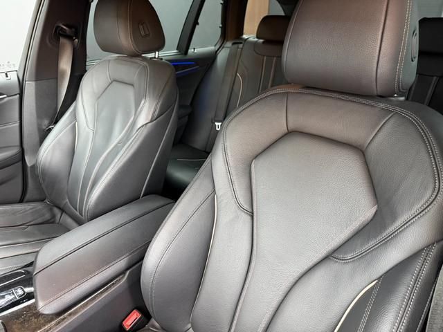 2022 BMW 5 SERIES — фото 2
