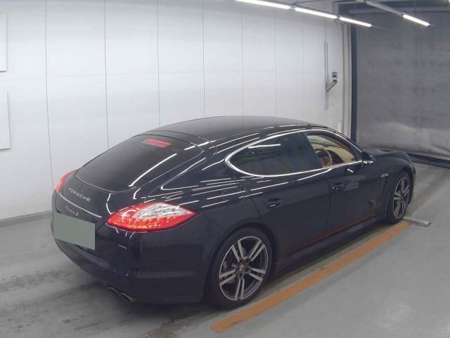 2010 Porsche PANAMERA — миниатюра 2