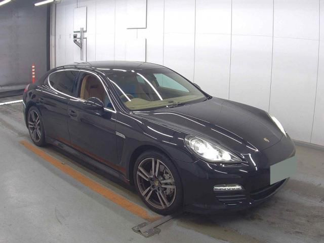 2010 Porsche PANAMERA — миниатюра 4