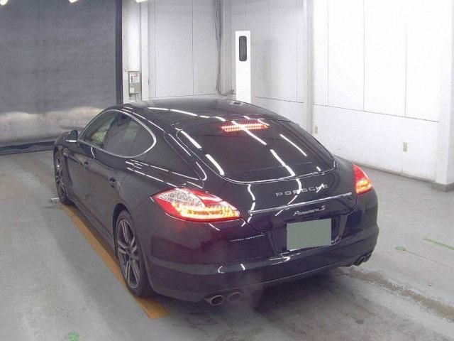 2010 Porsche PANAMERA — миниатюра 5