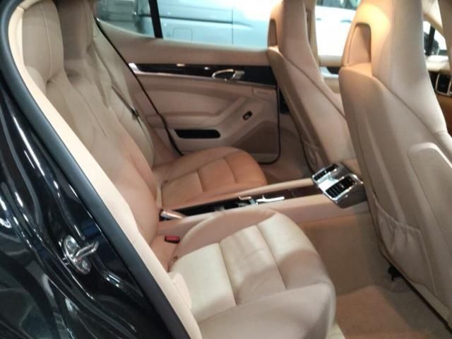 2010 Porsche PANAMERA — миниатюра 6