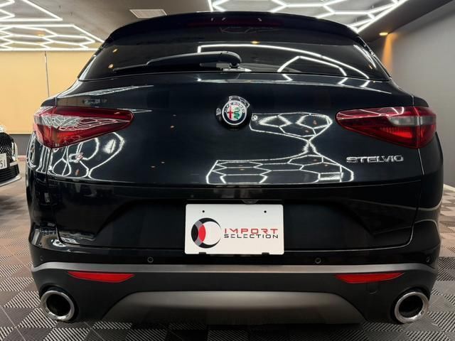 صورة 6 لـ 2018 ALFA Romeo STELVIO