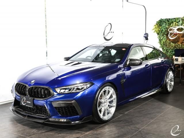 2022 BMW M8 — фото 6