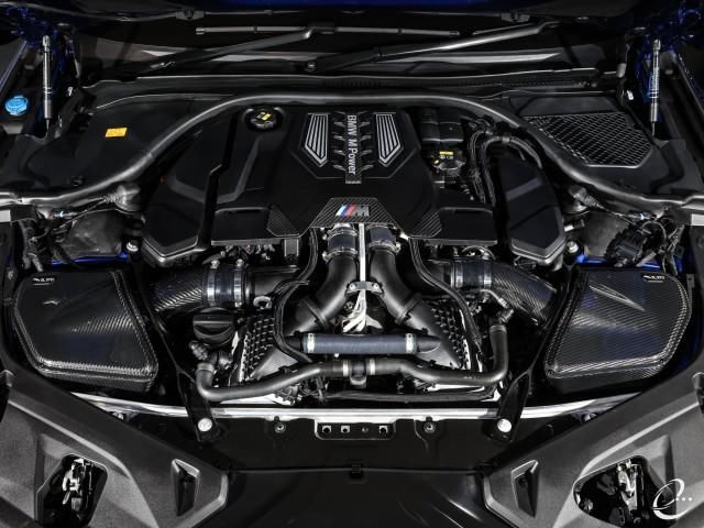 2022 BMW M8 — фото 8