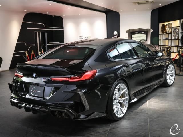2021 BMW M8 — фото 2
