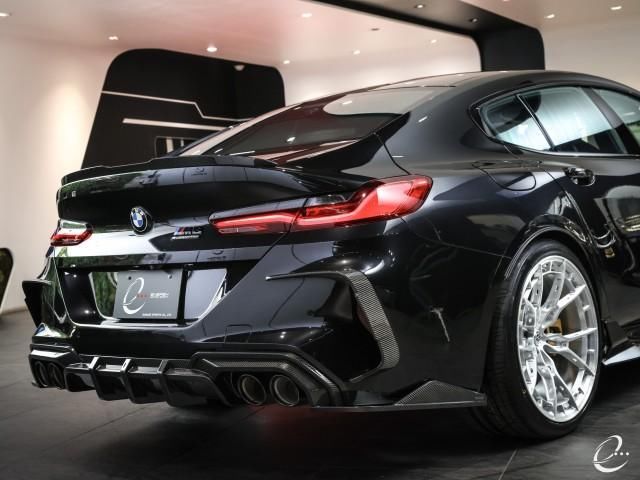 2021 BMW M8 — фото 8