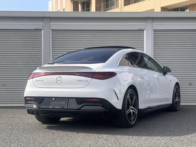 2024 Mercedes-BENZ EQE photo 3